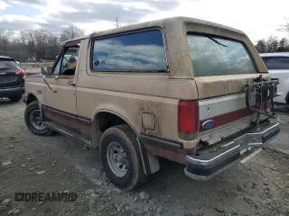 1990 Ford Bronco XL with VIN 1FMEU15N0LLB03440, listed as a Copart auction lot 44936595 with 197,758 mi miles and Clean Title. Bid and sale history available at carsss.com. Image 2.