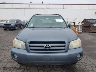 2007 Toyota Highlander w/3rd Row with VIN JTEEP21AX70231515, listed as a IAAI auction lot 41640668 with 218,009 mi miles. Bid and sale history available at carsss.com. Image 6.