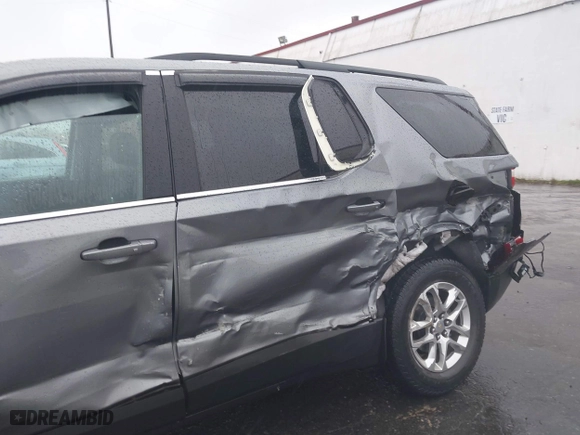 2019 Chevrolet Traverse LT Cloth with VIN 1GNEVGKW5KJ294534, listed as a IAAI auction lot 41241856 with 61,116 mi miles. Bid and sale history available at carsss.com. Image 6.