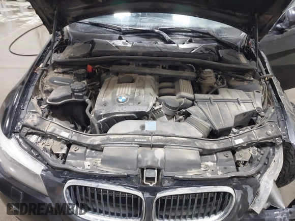 2011 BMW 3 Series 328i xDrive with VIN WBAPK7C5XBA818385, listed as a IAAI auction lot 41655317 with 113,639 mi miles. Bid and sale history available at carsss.com. Image 10.