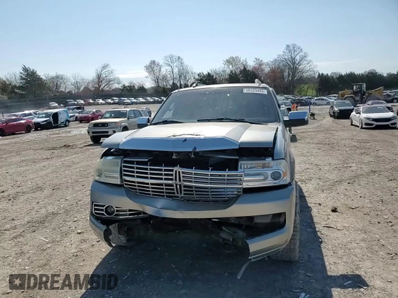 2008 Lincoln Navigator with VIN 5LMFU28598LJ04841, listed as a Copart auction lot 50329485 with 232,481 mi miles and Clean title. Bid and sale history available at DreamBid. Image 12.