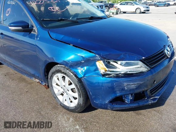 2011 Volkswagen Jetta SE with VIN 3VWDZ7AJ5BM319334, listed as a IAAI auction lot 42275321 with 111,989 mi miles and . Bid and sale history available at DreamBid. Image 6.