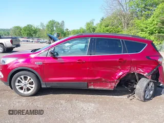 2018 Ford Escape SE z VIN 1FMCU9GD8JUB33366, wystawiony jako IAAI lot #42264706 z przebiegiem 48 478 mil mil oraz . Historia ofert i sprzedaży dostępna na DreamBid. Obrazek 15.