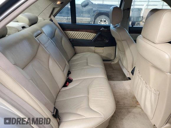 1994 Mercedes-Benz S with VIN WDBGA51E0RA172358, listed as a Copart auction lot 77541104 with 237,028 mi miles and Clean Title. Bid and sale history available at DreamBid. Image 10.