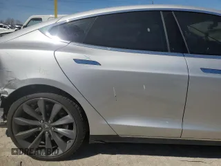 2013 Tesla Model S с VIN 5YJSA1CN5DFP05936, выставлен на аукционе Copart как лот 51831795 с пробегом Не указан миль и Списание • Salvage title. История ставок и продаж доступна на DreamBid. Изображение 10.