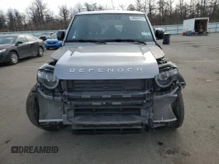 2023 Land Rover Defender SE z VIN SALEPFEU9P2189125, wystawiony jako Copart lot #54665415 z przebiegiem 9 166 mil mil oraz Szkoda całkowita • Salvage title. Historia ofert i sprzedaży dostępna na DreamBid. Obrazek 5.