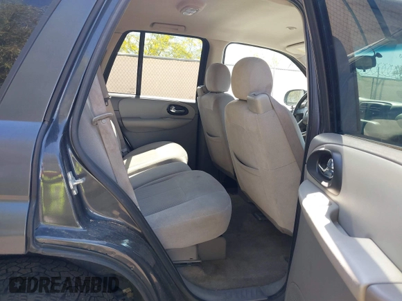 2007 Chevrolet TrailBlazer LS with VIN 1GNDS13S872177433, listed as a IAAI auction lot 42125247 with 239,686 mi miles and . Bid and sale history available at DreamBid. Image 8.