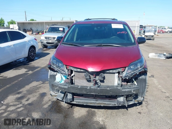 2020 Toyota Sienna SE with VIN 5TDXZ3DC8LS053685, listed as a IAAI auction lot 42304380 with 40,812 mi miles and . Bid and sale history available at DreamBid. Image 6.