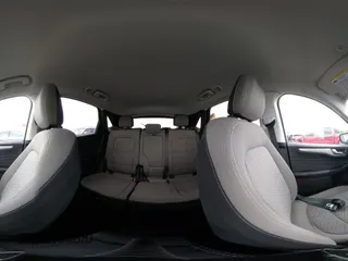 2021 Ford Escape SE z VIN 1FMCU0G6XMUB32625, wystawiony jako IAAI lot #42279918 z przebiegiem 93 646 mil mil oraz . Historia ofert i sprzedaży dostępna na DreamBid. Obrazek 20.
