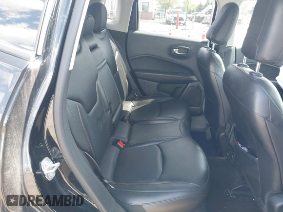 2019 Jeep Compass Limited z VIN 3C4NJDCB6KT673338, wystawiony jako IAAI lot #42264426 z przebiegiem 92 851 mil mil oraz . Historia ofert i sprzedaży dostępna na DreamBid. Obrazek 8.
