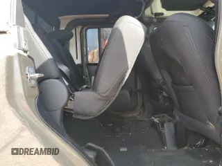 2020 Jeep Gladiator Sport S z VIN 1C6HJTAG0LL168969, wystawiony jako Copart lot #44028815 z przebiegiem 67 810 mil mil oraz Szkoda całkowita • Salvage title. Historia ofert i sprzedaży dostępna na DreamBid. Obrazek 10.