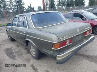 1985 Mercedes-Benz 300 with VIN WDBAB33C5FA233413, listed as a IAAI auction lot 41933343 with 110,651 mi miles and . Bid and sale history available at DreamBid. Image 3.