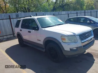 2006 Ford Explorer XLT with VIN 1FMEU73E06UB35020, listed as a IAAI auction lot 42159995 with 154,202 mi miles. Bid and sale history available at carsss.com. Image 1.