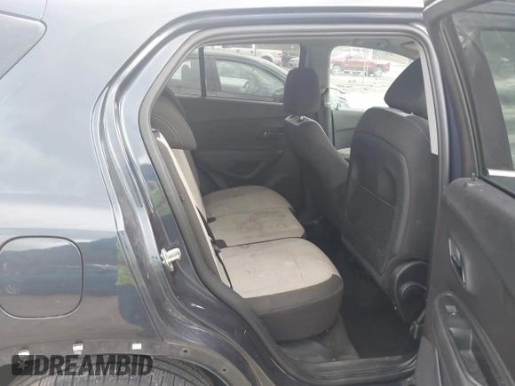 2018 Chevrolet Trax LT with VIN 3GNCJPSB9JL303436, listed as a IAAI auction lot 41836272 with 117,775 mi miles. Bid and sale history available at carsss.com. Image 8.