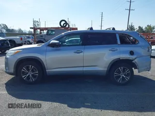 2018 Toyota Highlander LE z VIN 5TDBZRFH2JS838268, wystawiony jako IAAI lot #41540323 z przebiegiem 151 773 mil mil oraz . Historia ofert i sprzedaży dostępna na DreamBid. Obrazek 15.