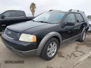 2005 Ford Freestyle SE with VIN 1FMZK01195GA33128, listed as a IAAI auction lot 41767224 with 199,751 mi miles. Bid and sale history available at carsss.com. Image 2.