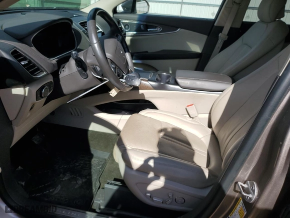 2019 Lincoln Nautilus Reserve with VIN 2LMPJ6LP3KBL58265, listed as a Copart auction lot 81625854 with 35,744 mi miles and Salvage Title. Bid and sale history available at carsss.com. Image 7.