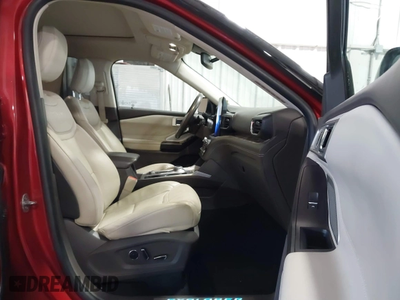 2020 Ford Explorer Platinum with VIN 1FM5K8HCXLGB10252, listed as a IAAI auction lot 41623559 with 62,157 mi miles. Bid and sale history available at carsss.com. Image 5.