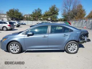 2025 Toyota Corolla LE z VIN 5YFB4MDEXSP241048, wystawiony jako IAAI lot #41710245 z przebiegiem 4 195 mil mil oraz . Historia ofert i sprzedaży dostępna na DreamBid. Obrazek 14.