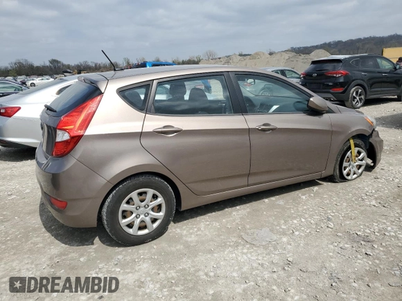 2012 Hyundai Accent GS z VIN KMHCT5AE0CU015960, wystawiony jako Copart lot #52250035 z przebiegiem 93 818 mil mil oraz Szkoda całkowita • Salvage title. Historia ofert i sprzedaży dostępna na DreamBid. Obrazek 3.