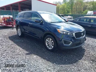 2017 Kia Sorento LX z VIN 5XYPGDA38HG294330, wystawiony jako IAAI lot #42163972 z przebiegiem 158 720 mil mil oraz . Historia ofert i sprzedaży dostępna na DreamBid. Obrazek 1.
