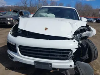 2016 Porsche Cayenne with VIN WP1AA2A26GLA02503, listed as a IAAI auction lot 41684700 with 90,495 mi miles. Bid and sale history available at carsss.com. Image 18.