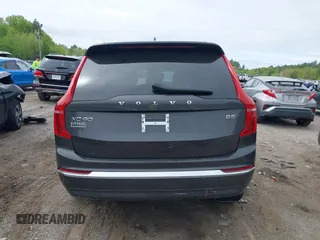 2024 Volvo XC90 Plus Bright Theme z VIN YV4L12PE1R1234921, wystawiony jako IAAI lot #42255873 z przebiegiem 22 994 mil mil oraz . Historia ofert i sprzedaży dostępna na DreamBid. Obrazek 17.