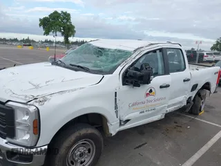 2024 Ford F-250 XL z VIN 1FT7W2BA5REE03728, wystawiony jako IAAI lot #41872062 z przebiegiem 21 112 mil mil oraz . Historia ofert i sprzedaży dostępna na DreamBid. Obrazek 6.