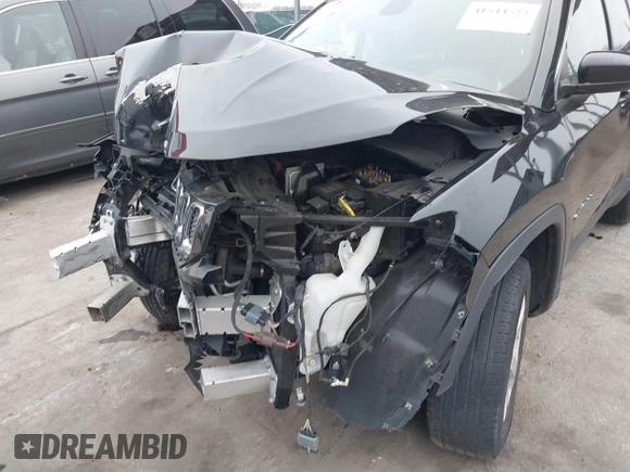 2018 Jeep Compass Altitude with VIN 3C4NJDBB0JT350175, listed as a IAAI auction lot 41544527 with 95,998 mi miles and . Bid and sale history available at carsss.com. Image 6.