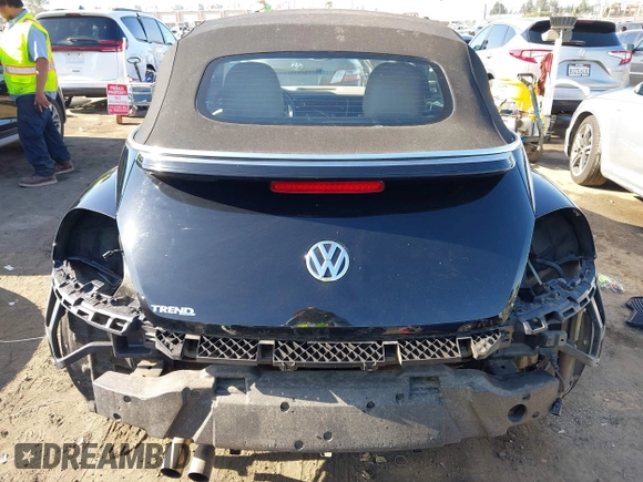 2013 Volkswagen Beetle 50s Edition with VIN 3VW5P7AT5DM829195, listed as a IAAI auction lot 42225948 with 87,202 mi miles and . Bid and sale history available at DreamBid. Image 17.