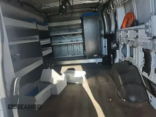 2015 Ford Transit Cargo с VIN 1FTNR1ZM8FKA45398, выставлен на аукционе IAAI как лот 42575775 с пробегом 111 526 миль миль и . История ставок и продаж доступна на DreamBid. Изображение 31.