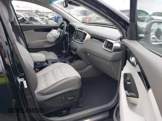 2017 Kia Sorento SX with VIN 5XYPK4A58HG322661, listed as a IAAI auction lot 42195134 with 46,821 mi miles and . Bid and sale history available at DreamBid. Image 5.