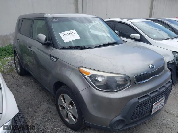 2015 Kia Soul with VIN KNDJN2A28F7144543, listed as a IAAI auction lot 41953531 with 154,296 mi miles. Bid and sale history available at carsss.com. Image 1.