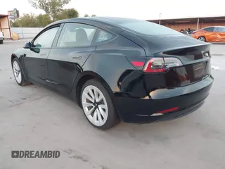 2023 Tesla Model 3 z VIN 5YJ3E1EA4PF552103, wystawiony jako IAAI lot #40782218 z przebiegiem 20 997 mil mil oraz . Historia ofert i sprzedaży dostępna na DreamBid. Obrazek 3.