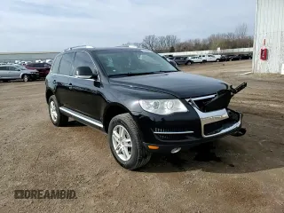 2010 Volkswagen Touareg VR6 with VIN WVGBF7A92AD002724, listed as a Copart auction lot 49392855 with 196,085 mi miles and Clean Title. Bid and sale history available at DreamBid. Image 12.