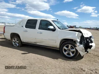 2013 Chevrolet Avalanche LTZ with VIN 3GNTKGE75DG138065, listed as a Copart auction lot 57346095 with 194,389 mi miles and Salvage title. Bid and sale history available at DreamBid. Image 4.