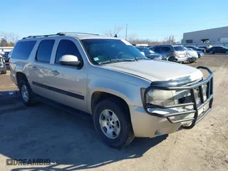 2007 Chevrolet Suburban LTZ with VIN 3GNFK16347G119114, listed as a IAAI auction lot 41600864 with 307,979 mi miles. Bid and sale history available at carsss.com. Image 1.