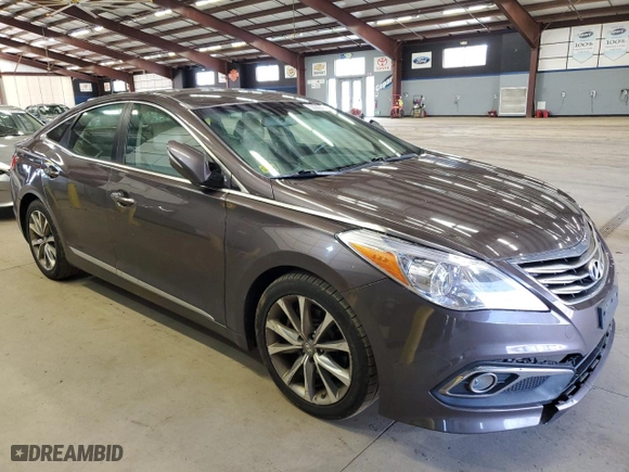 2015 Hyundai Azera with VIN KMHFG4JG3FA472426, listed as a Copart auction lot 53330305 with 220,760 mi miles and Clean Title. Bid and sale history available at carsss.com. Image 4.