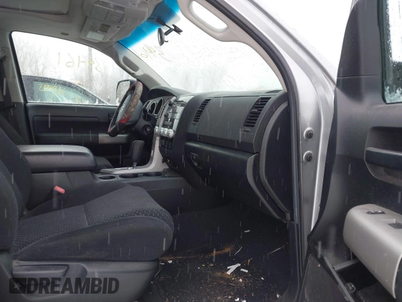 2008 Toyota Tundra z VIN 5TBDV54118S498651, wystawiony jako IAAI lot #41139461 z przebiegiem 243 235 mil mil oraz . Historia ofert i sprzedaży dostępna na DreamBid. Obrazek 5.
