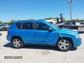 2008 Jeep Compass Sport with VIN 1J8FT47W18D694665, listed as a IAAI auction lot 41772431 with 194,442 mi miles. Bid and sale history available at carsss.com. Image 13.
