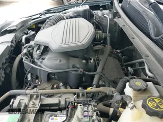 2020 Chevrolet Blazer LT z VIN 3GNKBHRS6LS629000, wystawiony jako IAAI lot #42481181 z przebiegiem 190 556 mil mil oraz . Historia ofert i sprzedaży dostępna na DreamBid. Obrazek 19.