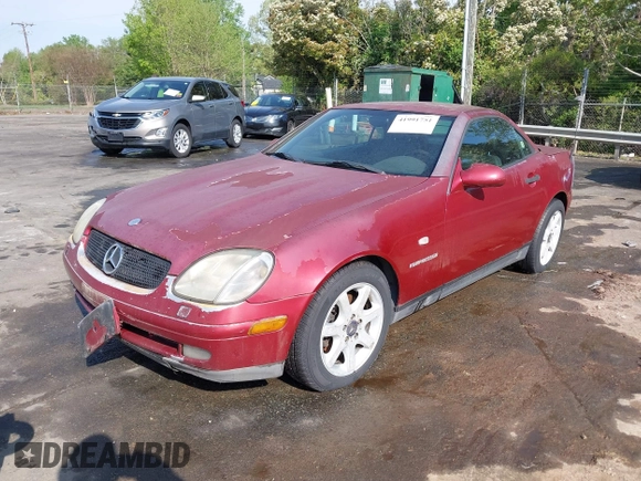 1999 Mercedes-Benz SLK-Class with VIN WDBKK47F0XF088123, listed as a IAAI auction lot 41991751 with 275,370 mi miles. Bid and sale history available at carsss.com. Image 17.