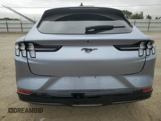 2022 Ford Mustang Mach-E Premium z VIN 3FMTK3SU8NMA43722, wystawiony jako Copart lot #62332945 z przebiegiem 13 559 mil mil oraz Szkoda całkowita • Salvage title. Historia ofert i sprzedaży dostępna na DreamBid. Obrazek 6.