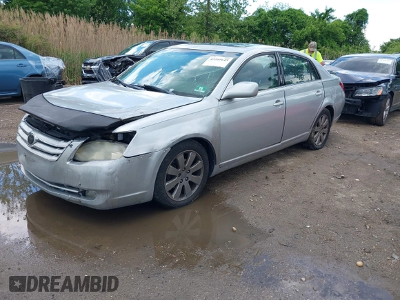 2005 Toyota Avalon XL with VIN 4T1BK36B85U013619, listed as a IAAI auction lot 42209645 with 173,520 mi miles and . Bid and sale history available at carsss.com. Image 2.