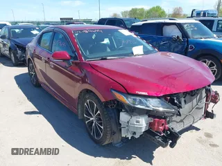 2018 Toyota Camry LE z VIN 4T1B11HKXJU677256, wystawiony jako IAAI lot #42159644 z przebiegiem 47 283 mil mil oraz . Historia ofert i sprzedaży dostępna na DreamBid. Obrazek 1.