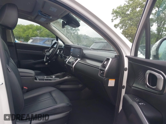 2021 Kia Sorento EX with VIN KNDRH4LG8M5035166, listed as a IAAI auction lot 42300560 with 24,754 mi miles and . Bid and sale history available at DreamBid. Image 5.