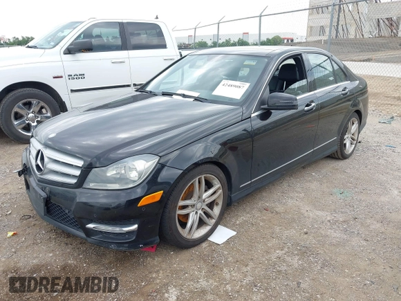 2012 Mercedes-Benz C 300 Sport z VIN WDDGF8BB9CR208314, wystawiony jako IAAI lot #42489087 z przebiegiem 117 601 mil mil oraz . Historia ofert i sprzedaży dostępna na DreamBid. Obrazek 17.