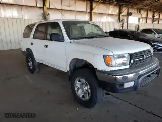 2000 Toyota 4Runner with VIN JT3GM84R1Y0069452, listed as a Copart auction lot 88932915 with 255,873 mi miles and Clean Title. Bid and sale history available at carsss.com. Image 4.