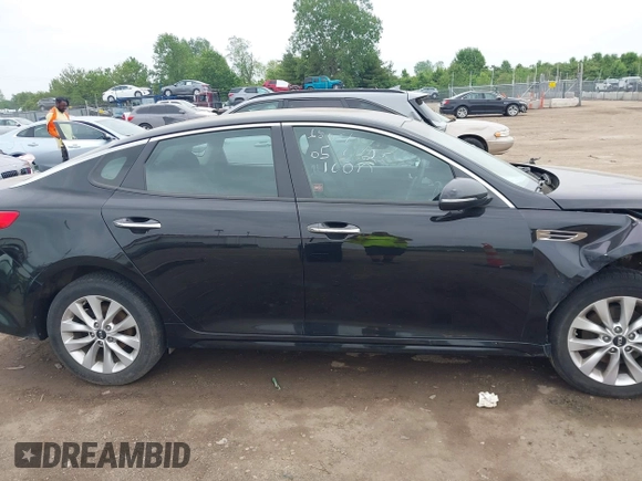 2017 Kia Optima LX z VIN 5XXGT4L36HG145802, wystawiony jako IAAI lot #42280279 z przebiegiem 74 512 mil mil oraz . Historia ofert i sprzedaży dostępna na DreamBid. Obrazek 14.