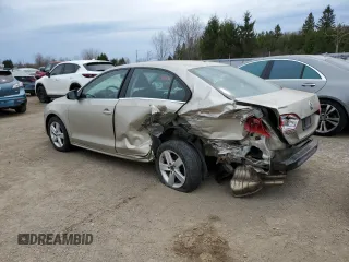 2013 Volkswagen Jetta Comfortline с VIN 3VWDL7AJ0DM247575, выставлен на аукционе Copart как лот 53722715 с пробегом 256 015 миль миль и Списание • Salvage title. История ставок и продаж доступна на DreamBid. Изображение 2.